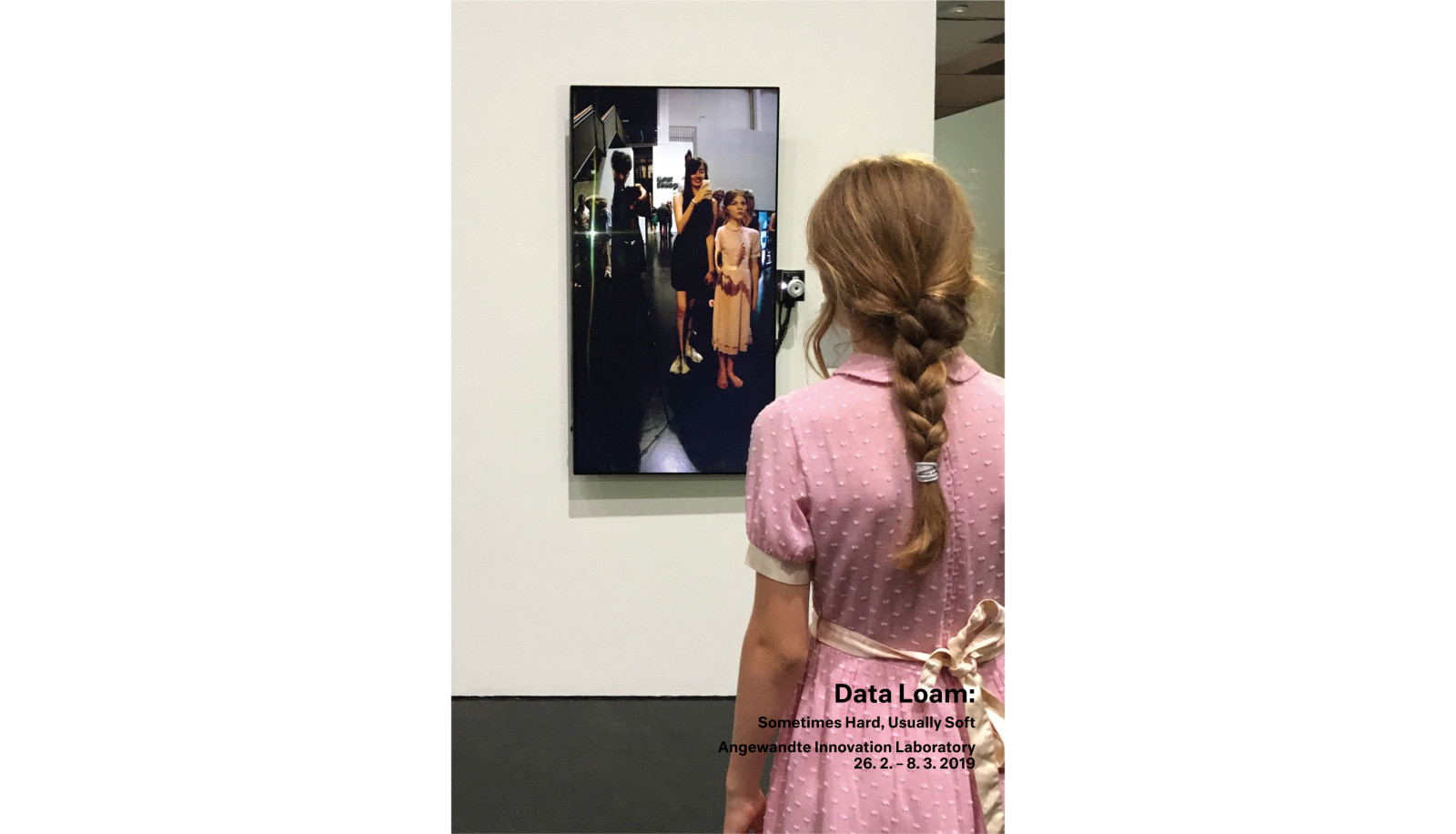 „tx-mirror“ in der Ausstellung „Data Loam“ im AIL - Angewandte Innovation Laboratory, Februar 2019