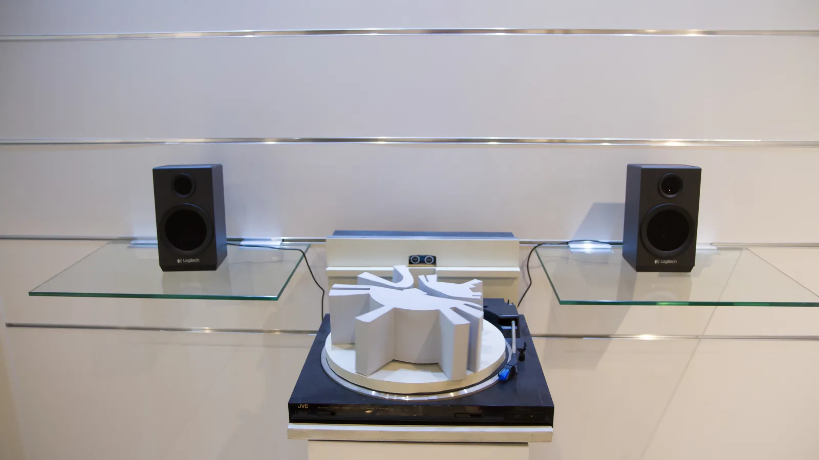 “[dis]placement – Information through Sound”, Maria Panina: “Record”, 2016. Photo: Nemanja Popadic