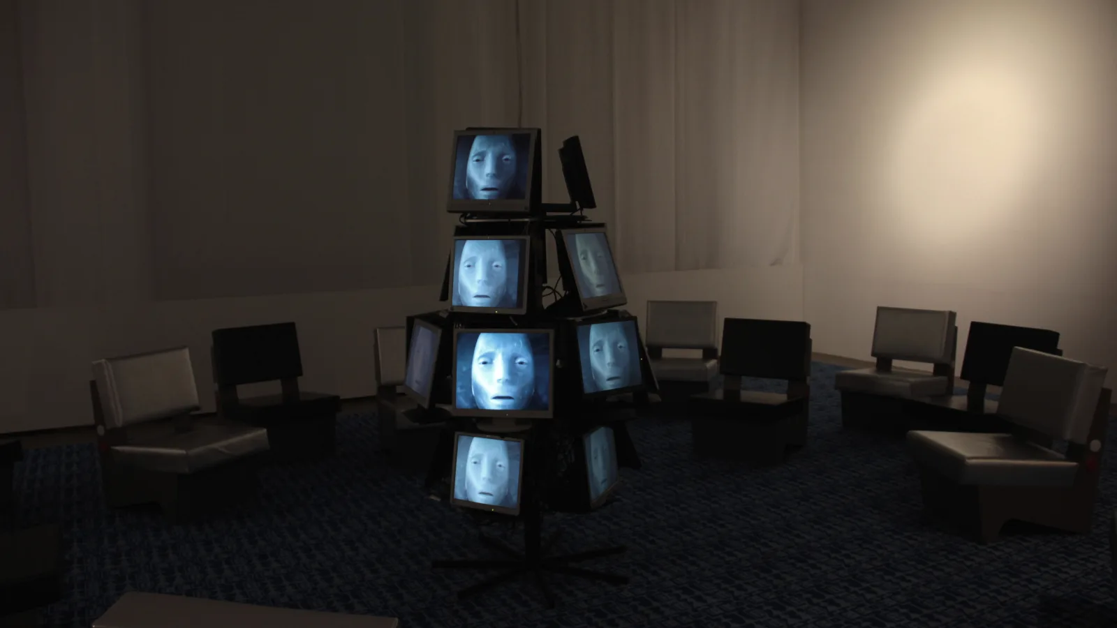 “Installation make/real” in the exhibition “Robots - man and machine?” at the Technisches Museum Wien (14.12.2012 to 14.07.2013).