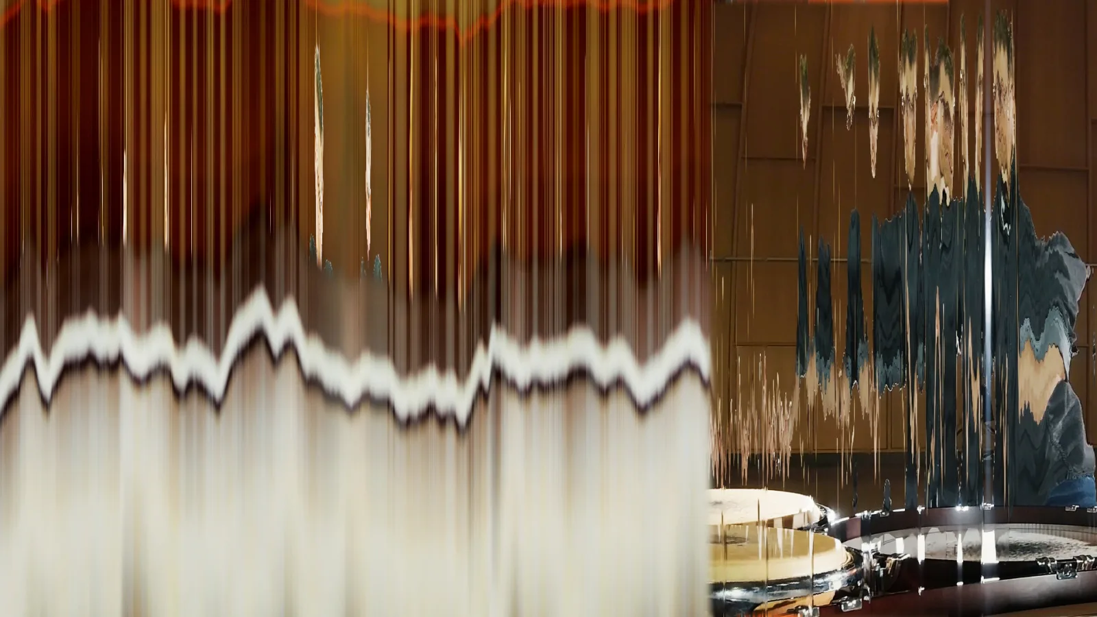 Microconcert: Yannis Xenakis: “Rebons B für fünf Wood-blocks und fünf Felle”, Hamburg Philharmonic State Orchestra, Conductor: Kent Nagano, Visualization: Virgil Widrich