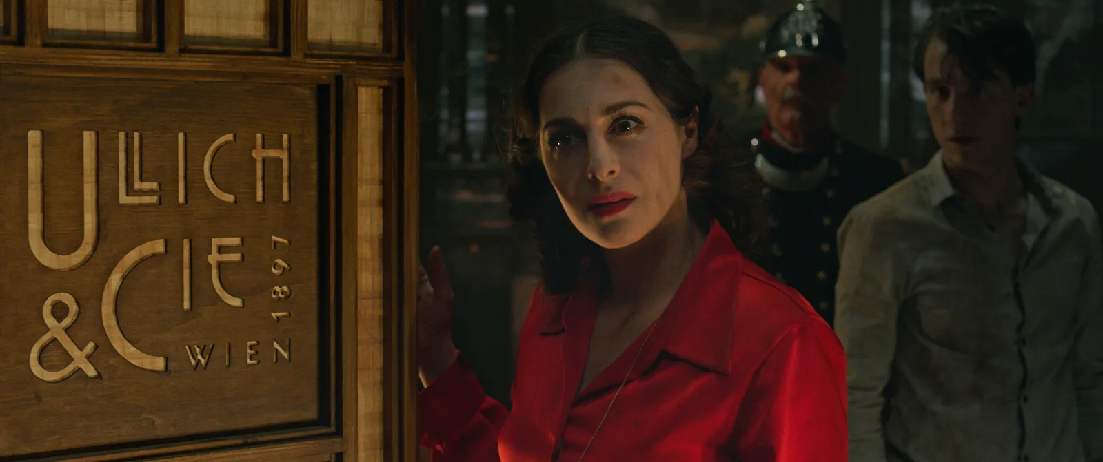 Einzelbild aus „Die Nacht der 1000 Stunden“, Amira Casar. Kamera: Christian Berger