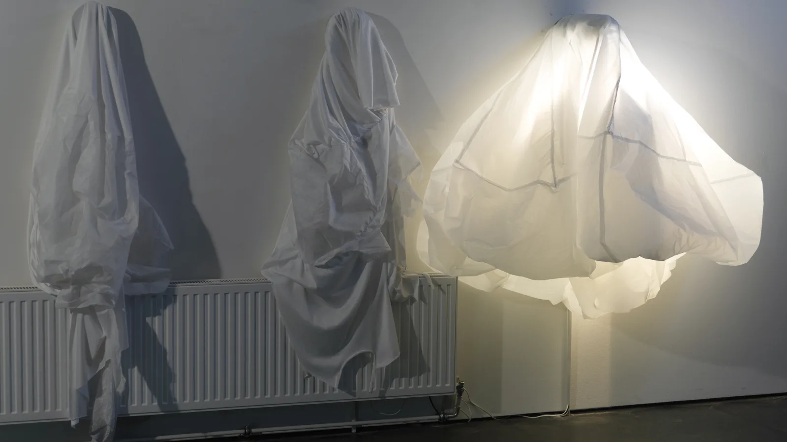 Nina Kataeva: “C[R]ASH”, Installation, 2008. Photo: Peter Kainz